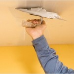 Как отремонтировать потолок