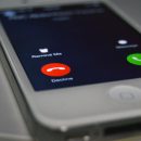 Как iPhone может напомнить вам о звонке